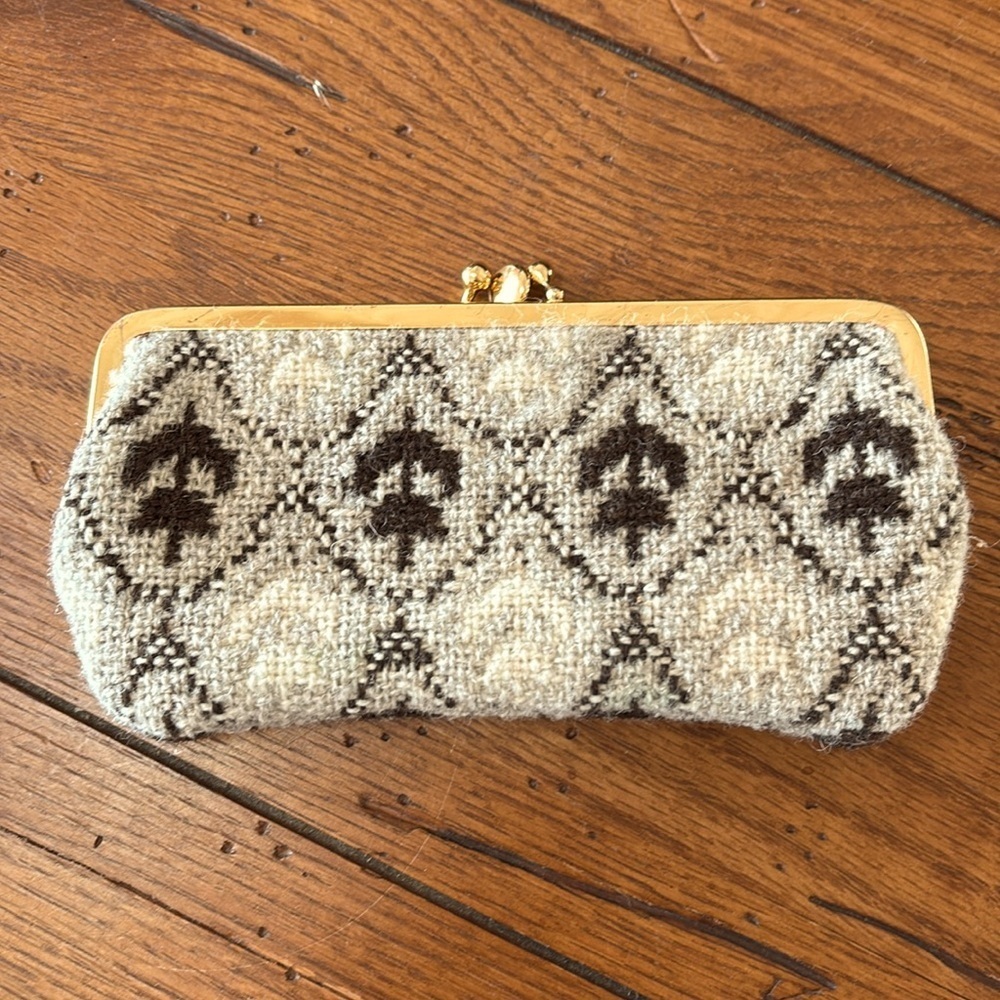 Melin Wlan Brynkir Woolen Mill Made in Wales Vintage Tulip Pattern Coin Purse